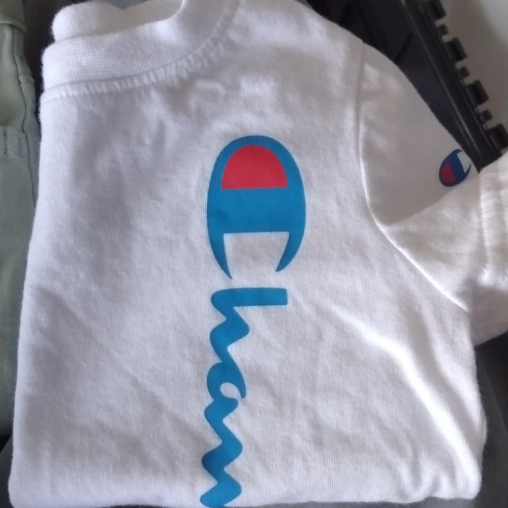 Champion toddler T-shirt!! 👕